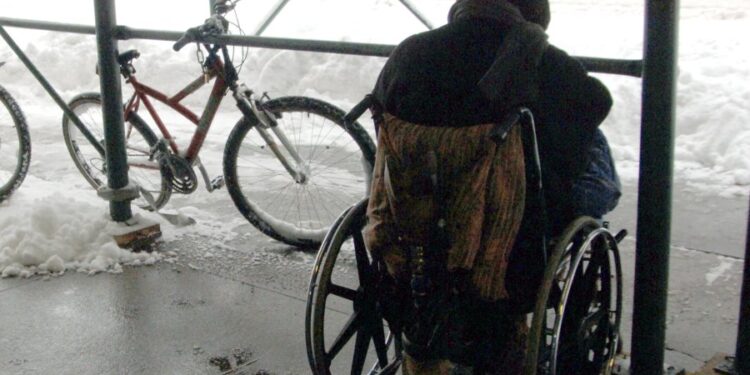 Spinal cord injuries linked to chronic health problems later in life